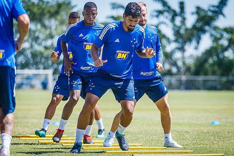  Adilson solicita permanência de Ramon, que pode ser ‘curinga’ no Cruzeiro em 2020