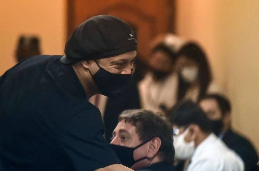  Ronaldinho Gaúcho e Assis são liberados pela Justiça do Paraguai após cinco meses presos.