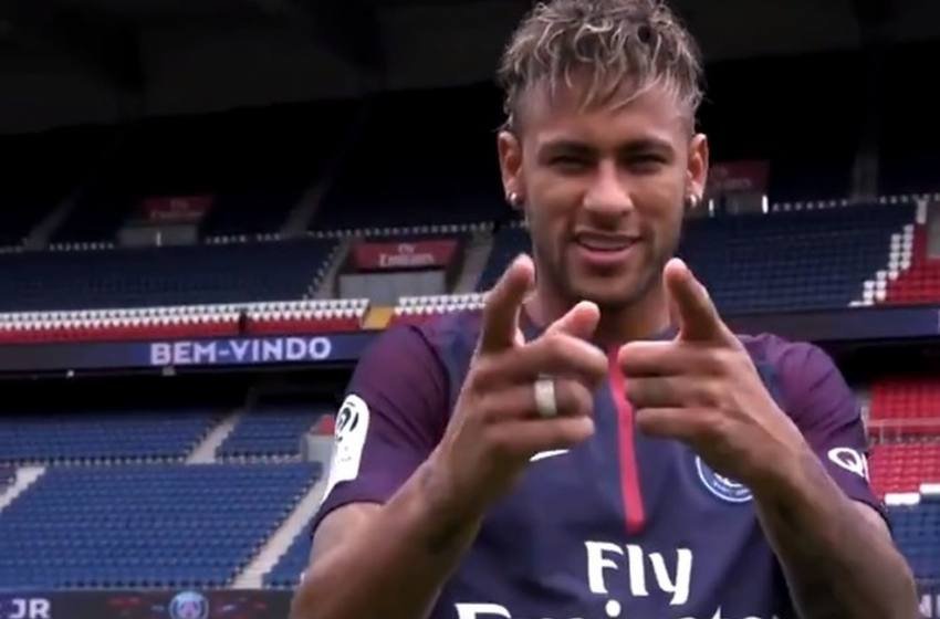  Três anos, oito títulos e o sonho da Champions para cumprir: PSG celebra aniversário da chegada de Neymar.
