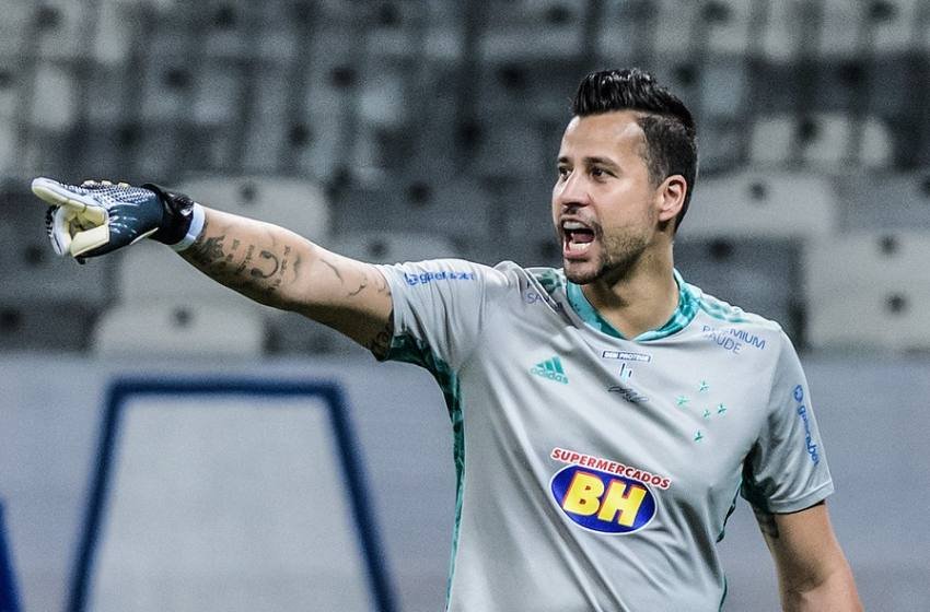  Fábio desabafa após nova derrota do Cruzeiro na Série B: “A gente está colhendo o que plantou”