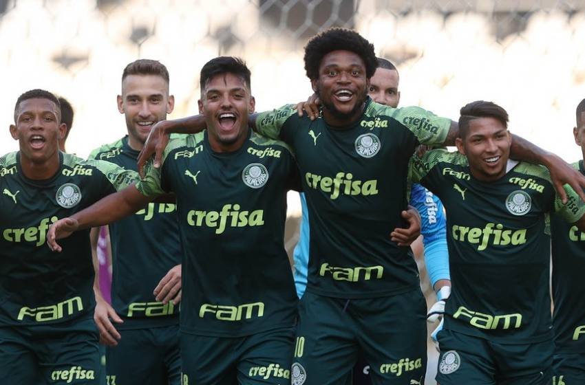  Palmeiras ensaia time e encerra preparação para grande final da Libertadores com recreativo.