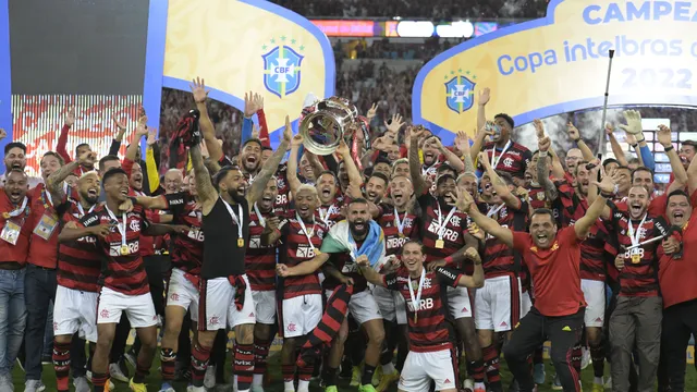  Flamengo vence o Corinthians nos pênaltis e é campeão da Copa do Brasil.