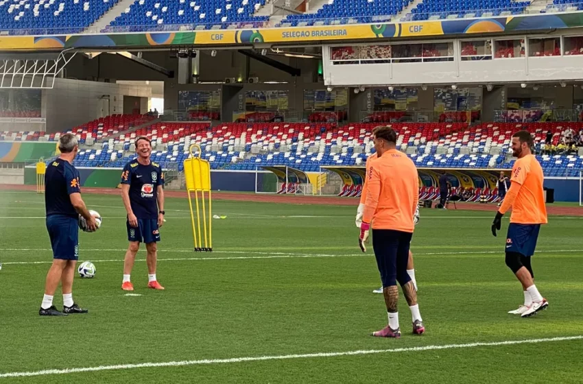  Com grupo quase completo, Fernando Diniz comanda primeiro treino pela Seleção.