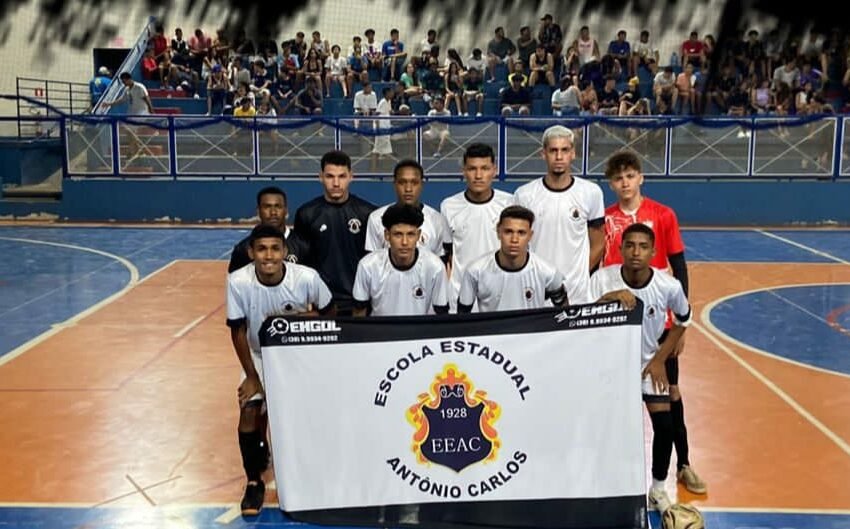  Antônio Carlos goleia I F T M e é Campeão invicto de  Futsal das Olimpíadas Estudantis de Paracatu.