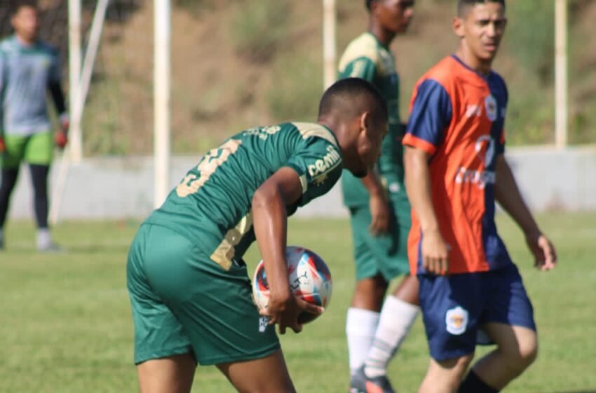  Equipe sub 23 da A E Paracatu empata com a Seleção de João Pinheiro.